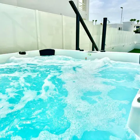 Semesterbostad Casa Caleton Blanco Pool And