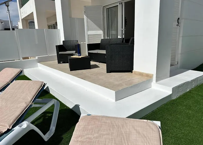 Casa Caletón Blanco Pool And Puerto del Carmen (Lanzarote)