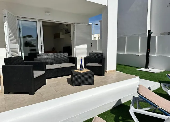 Casa Caletón Blanco Pool And Casa de Férias Puerto del Carmen (Lanzarote)