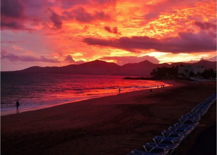 Casa Caleton Blanco Pool And Puerto del Carmen (Lanzarote)