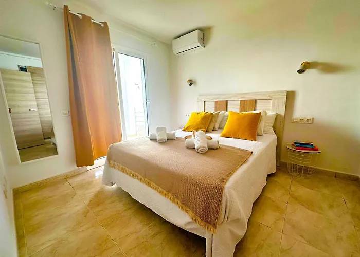 Casa Caleton Blanco Pool And Holiday home *