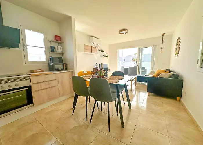 Casa Caleton Blanco Pool And Holiday home