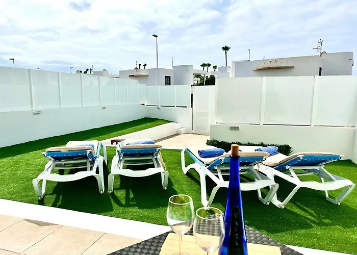 Casa Caleton Blanco Pool And Holiday home *